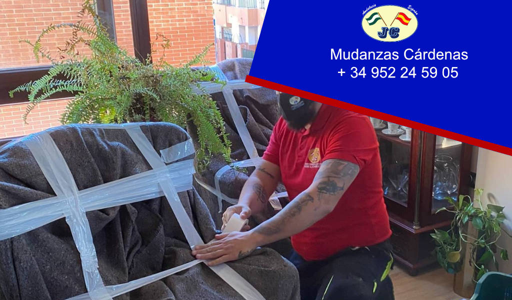 Málaga Empresa de embalaje de muebles, sofas. Tenemos camión especial para mudanzas (Málaga, Torremolinos, Benalmadena)